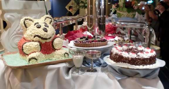 dessert buffet cake bear plus Holland America Westerdam dessert buffet