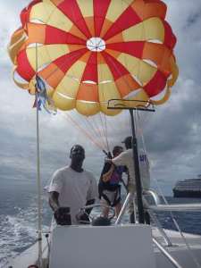 parasailing half moon cay