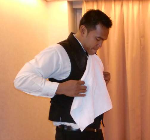 making towel rabbit head