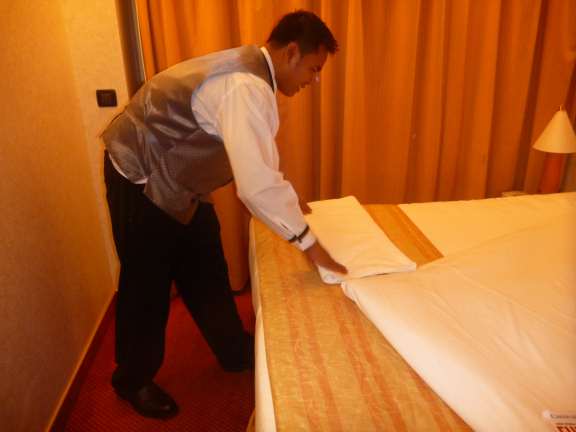 folding Carnival's easy towel seal