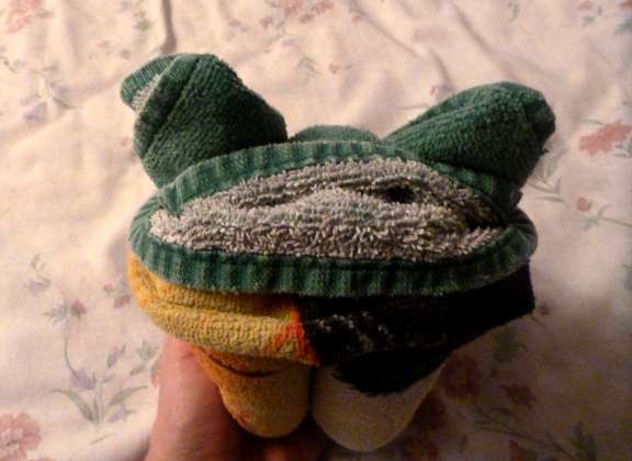 frog head 7 folding towel frog