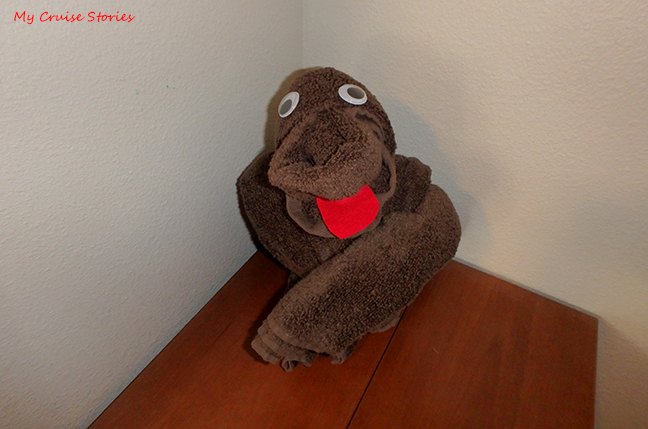 how to fold a towel gorilla head with open mouth