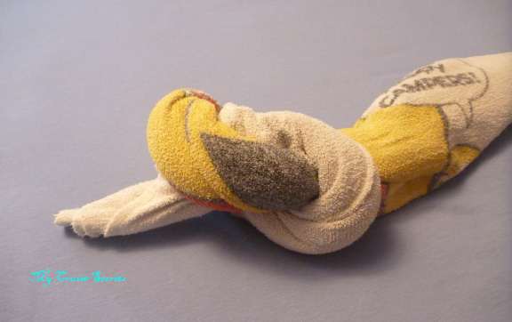 snake Carnival8 making a towel snake