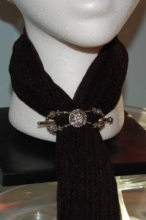 creative use for Lilla Rose hair clip