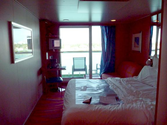 Norwegian Pearl stateroom with balcony