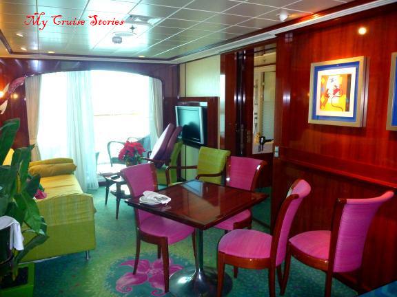 2 extra guests can use couch bed