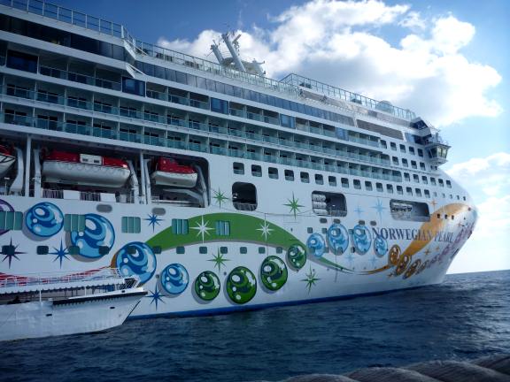 Norwegian Pearl cruise ship