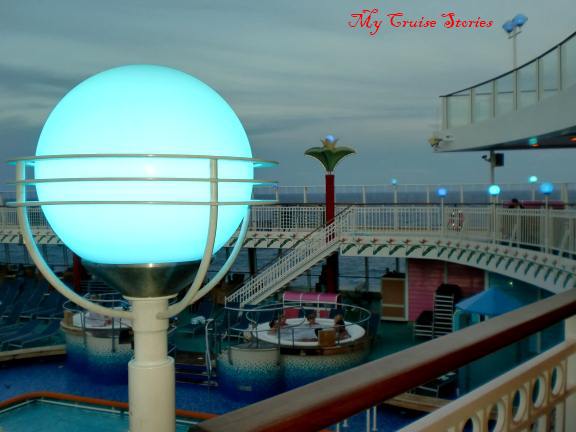 pool area light, Norwegian Pearl
