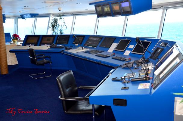 bridge of Norwegian Pearl