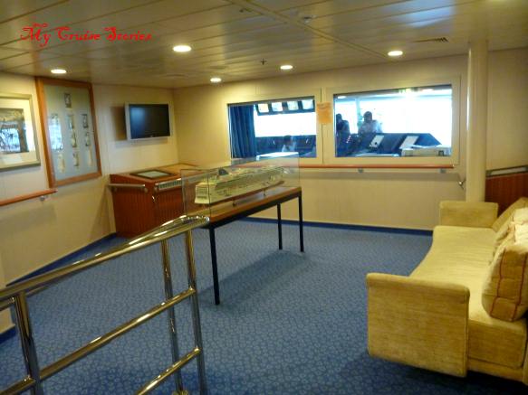 see the bridge whenever you want through the window of this room