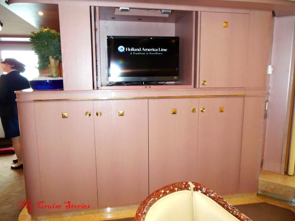 accomodating extra passengers in a suite