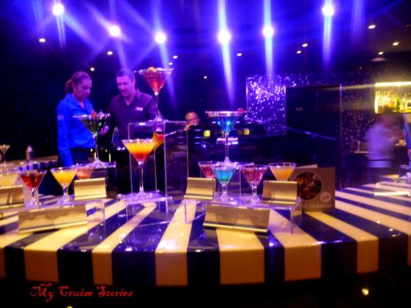 Carnival Breeze piano bar