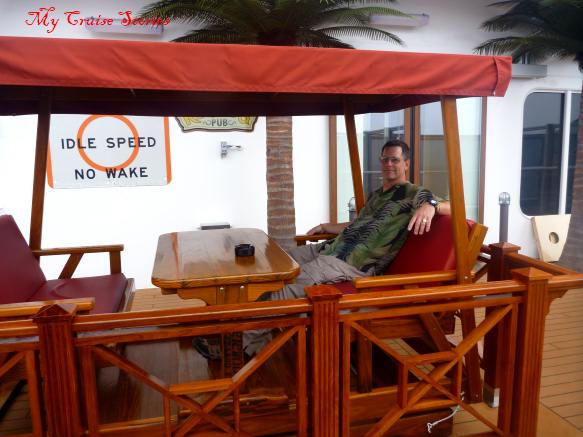 Red Frog Pub lanai seating