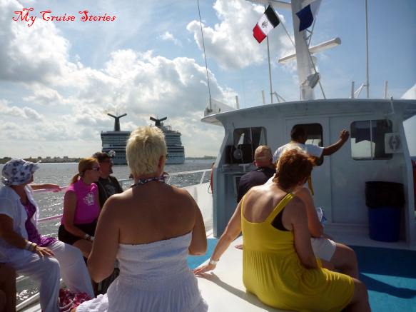 Palancar snorkel boat