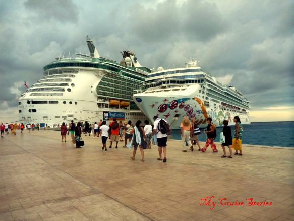 cruise ships docked in Cozumel