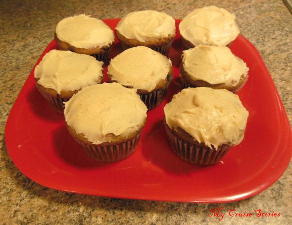 gluten free, sugar free, lactose free spice cupcakes