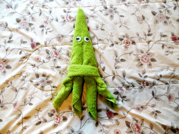 how to make a towel squid