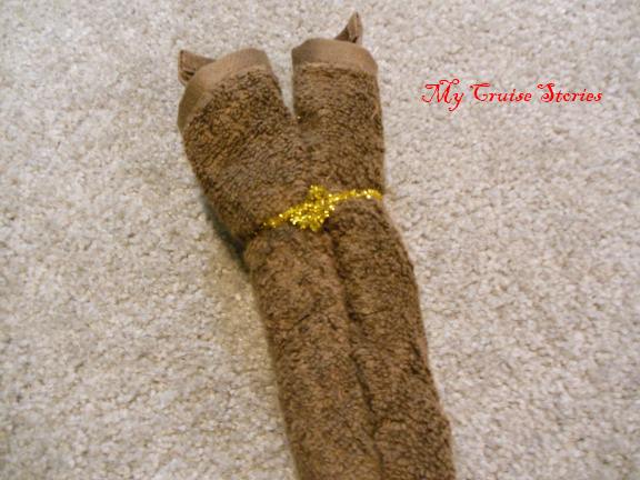 how to make a towel reindeer