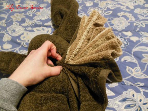 how to make a towel bird tail