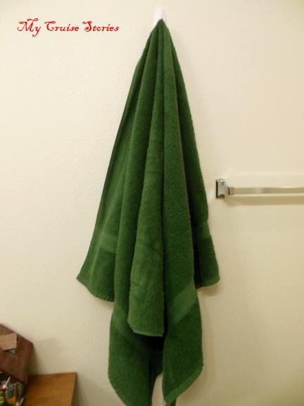 how to fold a towel crocodile