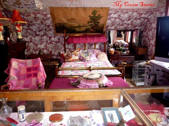 Dolly's boudoir