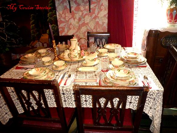 inside Dolly's House