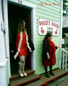 these Dollies pedal tours, not themselves