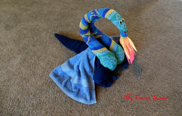 how to fold a towel dragon