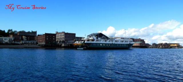 small ships can stop in small ports