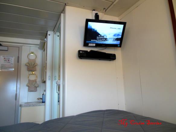 cruise ship cabin