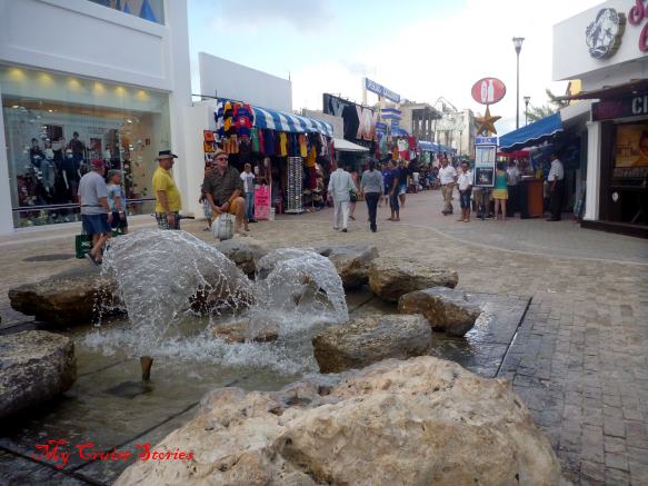 tourist shops in Playa del Carmen