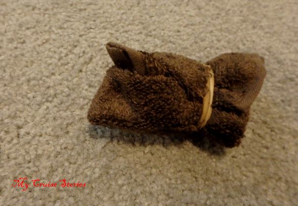 how to fold a washcloth into a mouse
