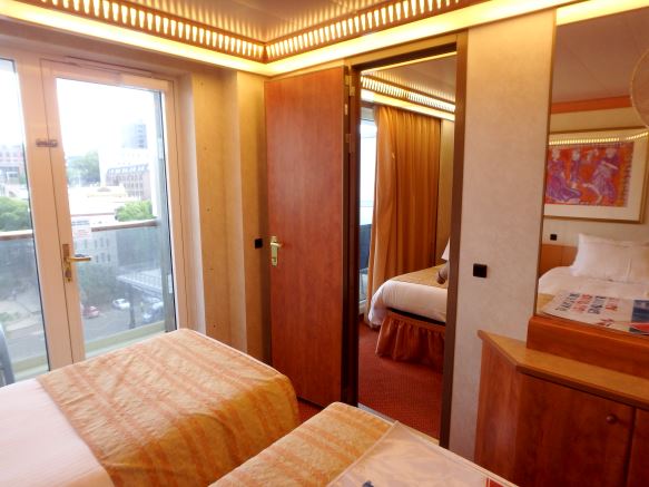 connecting cabins on cruise ship