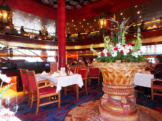 cruise ship dining room