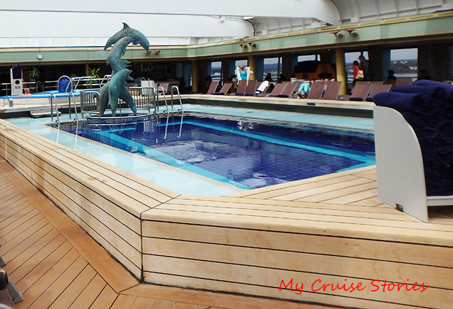 cruise ship swimming pool