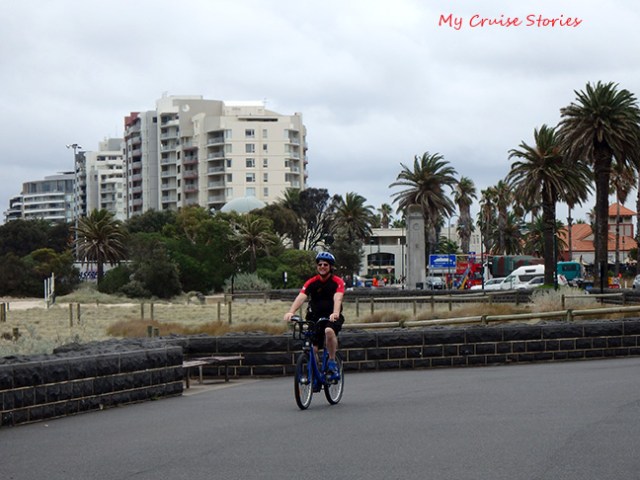 touring Melbourne on your own