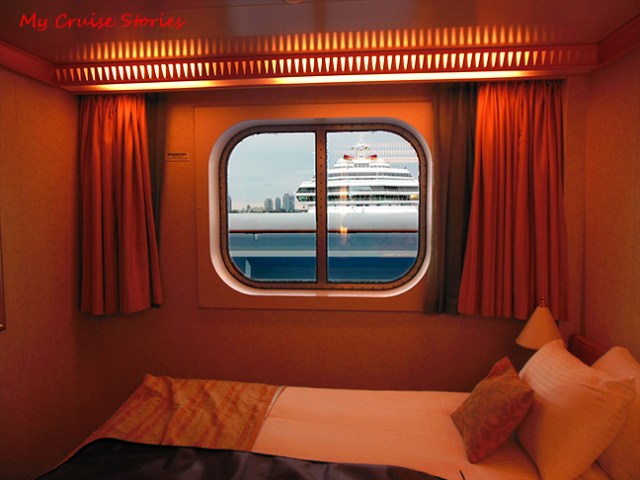cruise ship cabin