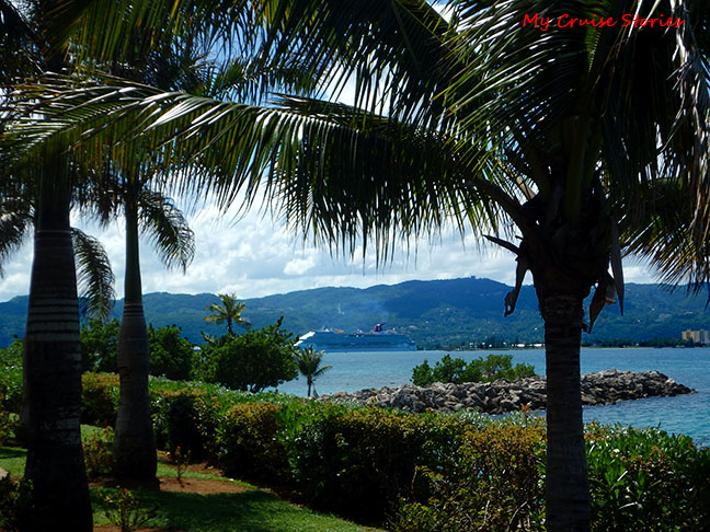 cruise ship in port