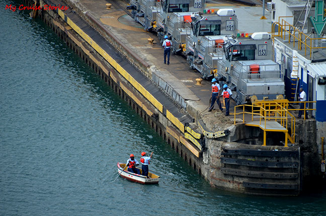how ships get through the Panama Canal