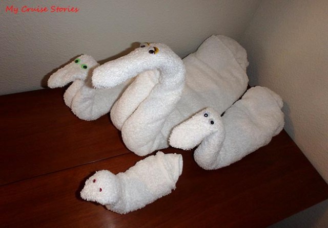 how to fold a towel duck family