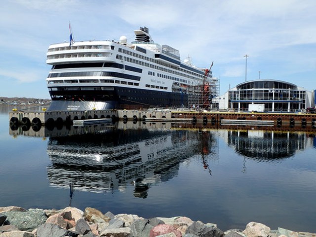 Holland America Veendam