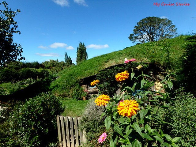 hobbit house with garden