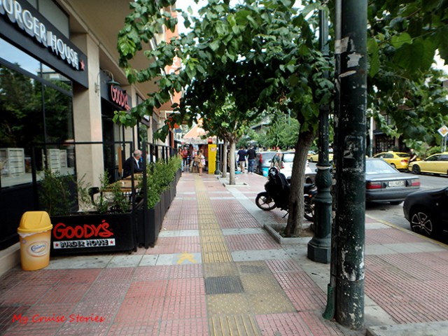 Piraeus tourist shops