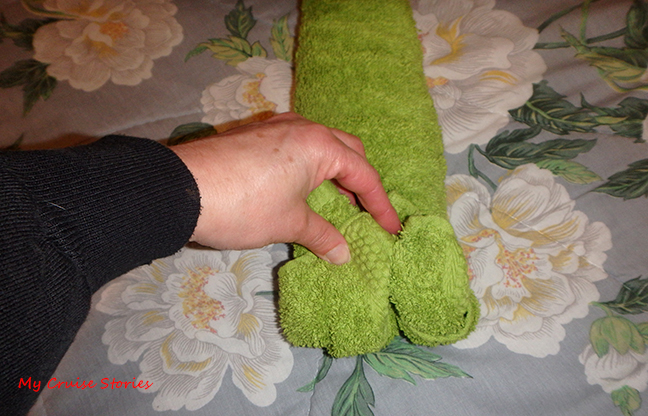 how to make a towel Grinch