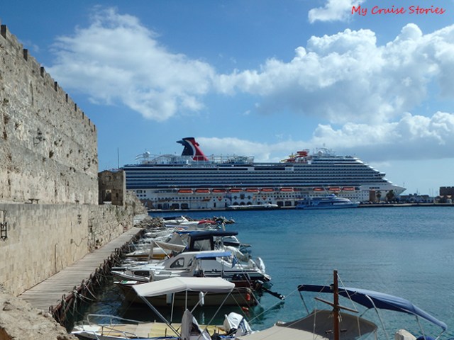 cruise ship in Greece