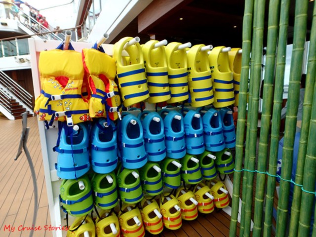 life jackets for young cruisers