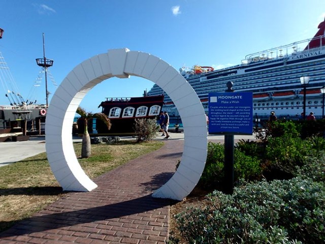 moon gate