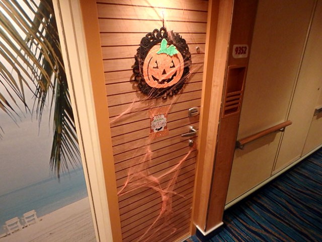 cruise ship door decorations