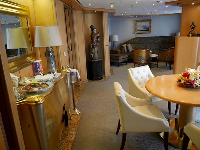 Oosterdam Pinnacle Suite