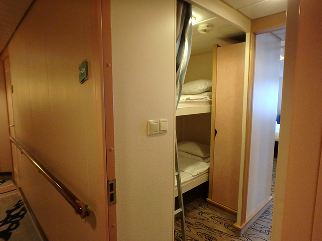 bunk room in cruise ship cabin